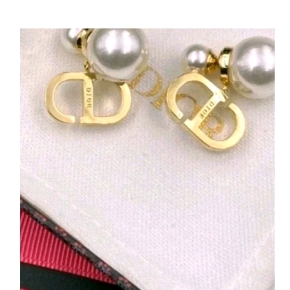 Dior Gold-Tone Pearl Logo Drop Earrings - Picture 3 of 4